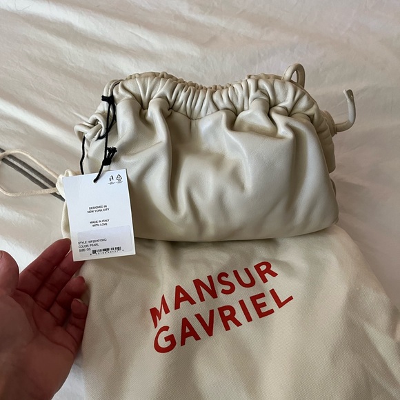 Mansur Gavriel Mini cloud clutch - Picture 5 of 12